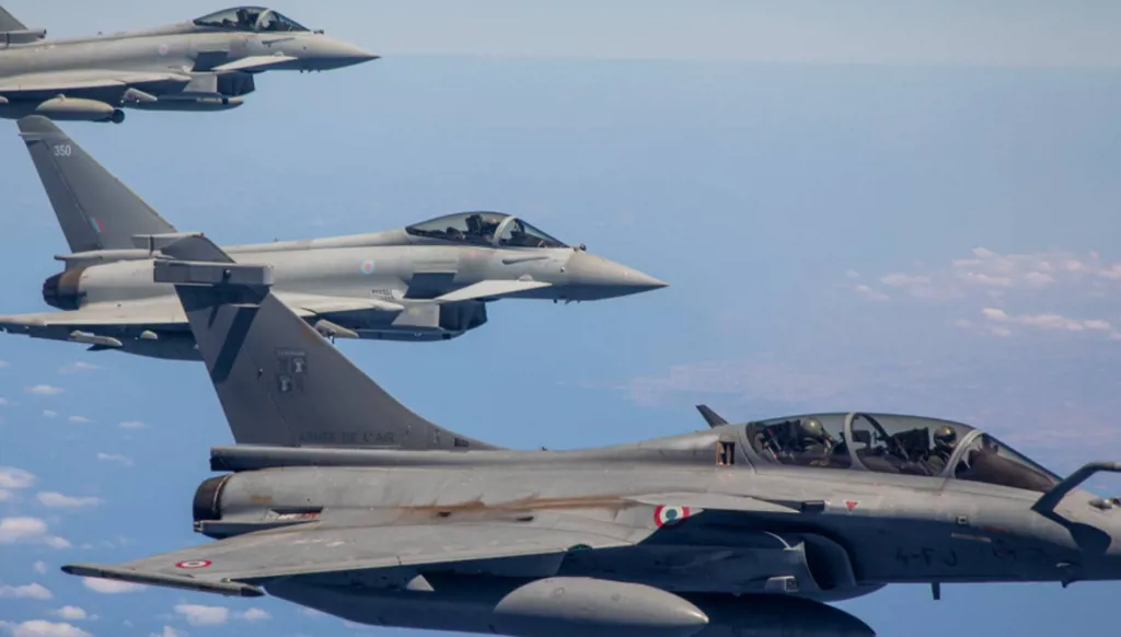 في عمق البادية السورية... مقاتلات بريطانية فرنسية تقصف منشأة تحت الارض