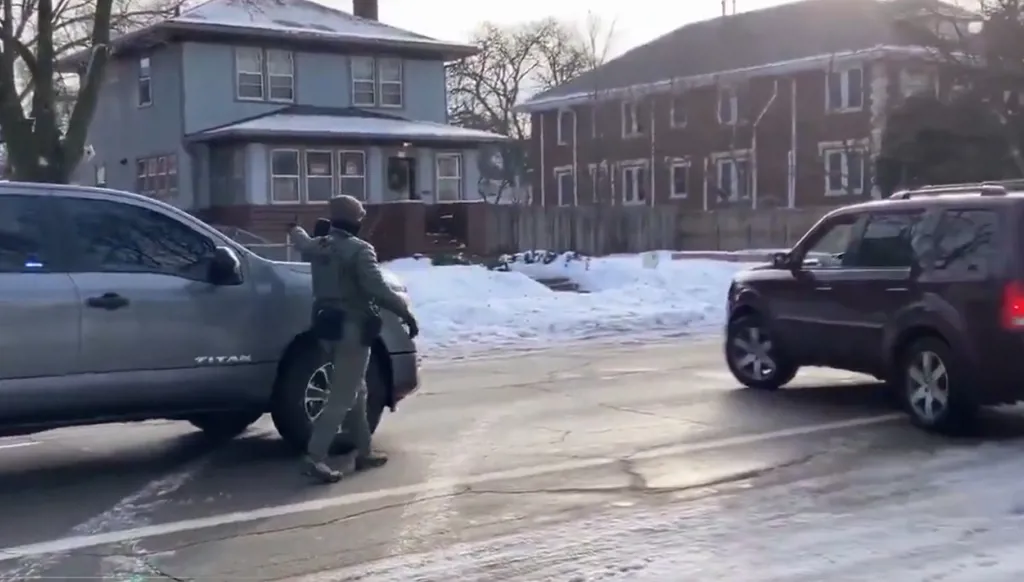 مقتل امرأة في منيابوليس برصاص موظفي الهجرة الأميركيين (فيديو)