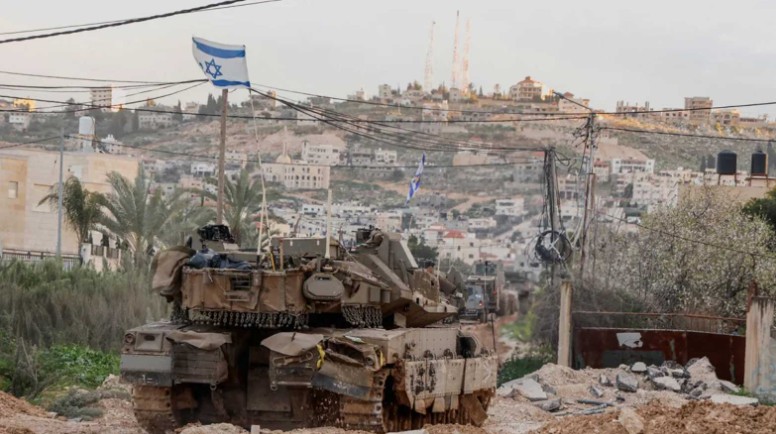 قوات إسرائيلية في القنيطرة (رويترز)