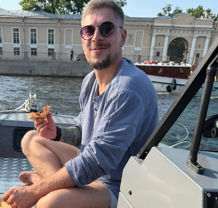 الصحافي الروسي سافرونوف (ذا صن)