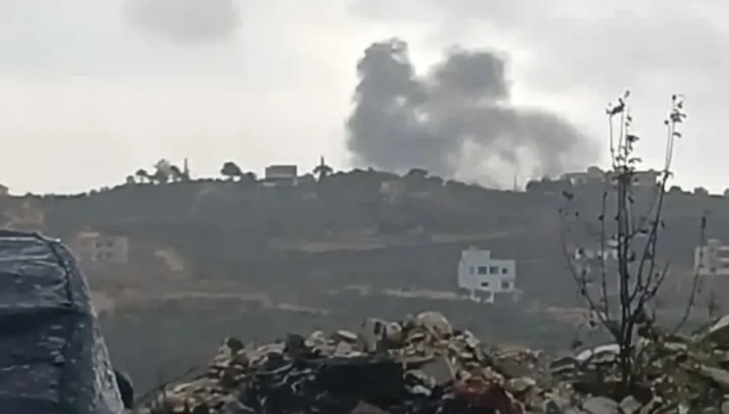 Video and Photos: Israeli airstrikes hit southern and eastern Lebanon following Lebanese Army disarmament announcement
