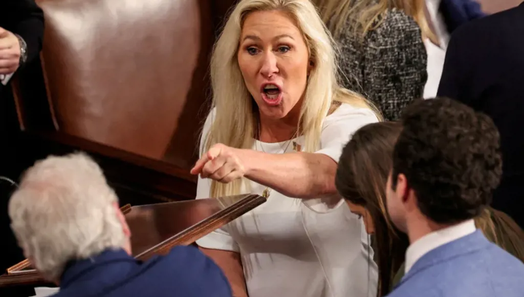 بعد عشاء "خاص جداً"... من هي السيدة التي تحوّلت من حليفة لترامب إلى خصم؟