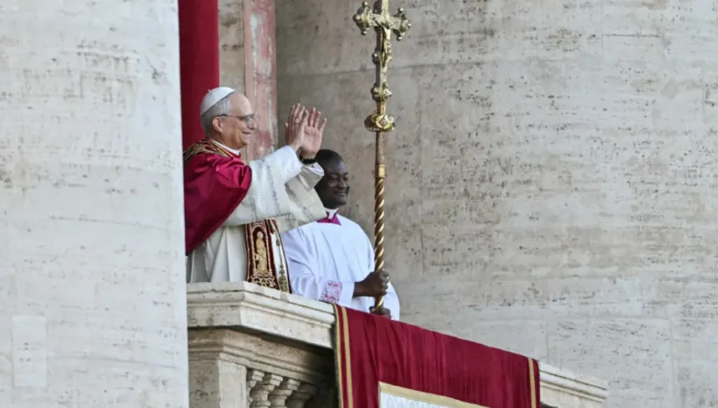 البابا لاوون: شباب لبنان يحملون رجاء العدالة والتلاقي بين الثقافات