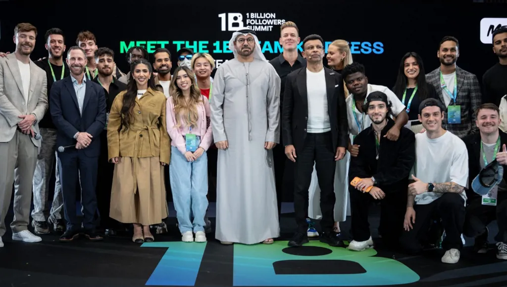 في دبي... انطلاق اليوم الثاني من قمة المليار متابع