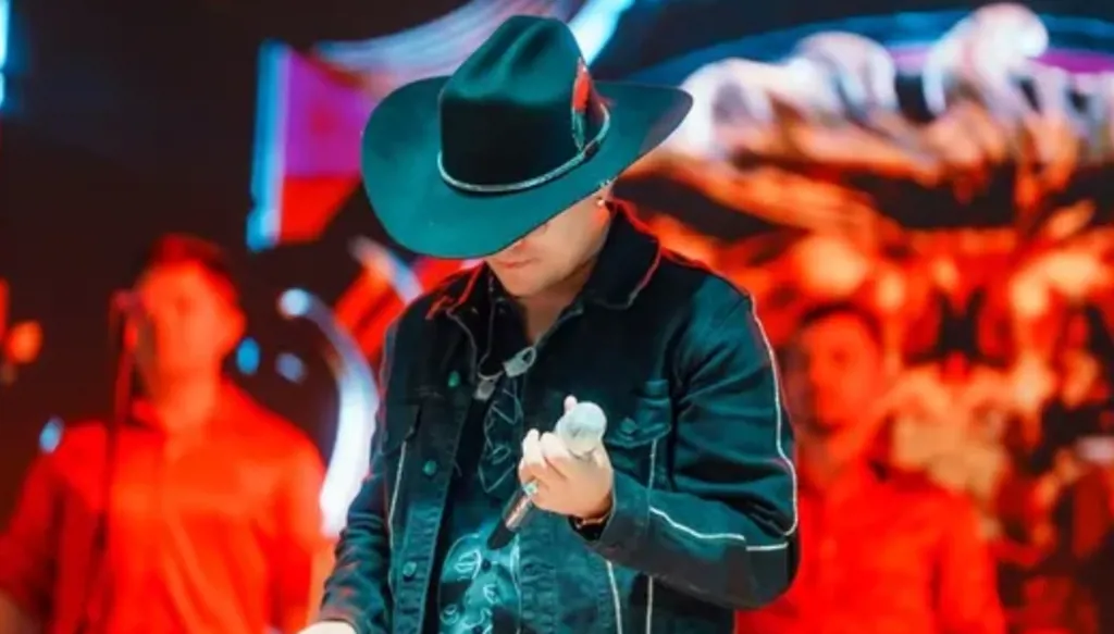 "كان في طريقه لإحياء حفل"... تحطم طائرة في كولومبيا يودي بحياة فنان شهير (فيديو)