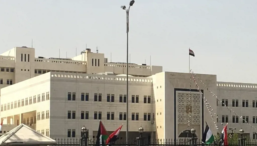 دمشق و"قسد" تتبادلان الاتهامات بإعدام سجناء في الطبقة