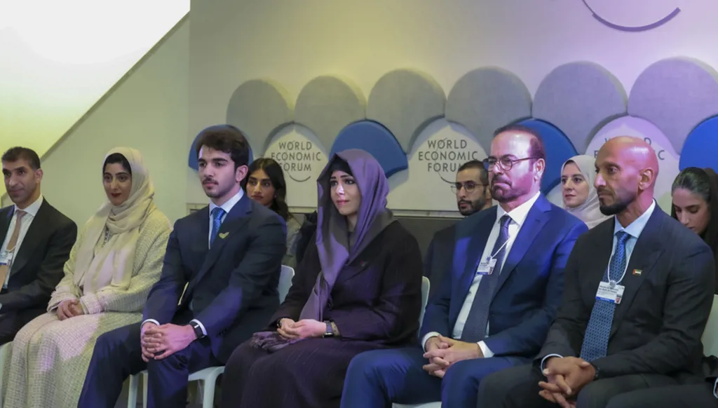 وفد الإمارات في دافوس 2026 يبحث مع المنتدى الاقتصادي العالمي شراكات التنمية المستدامة