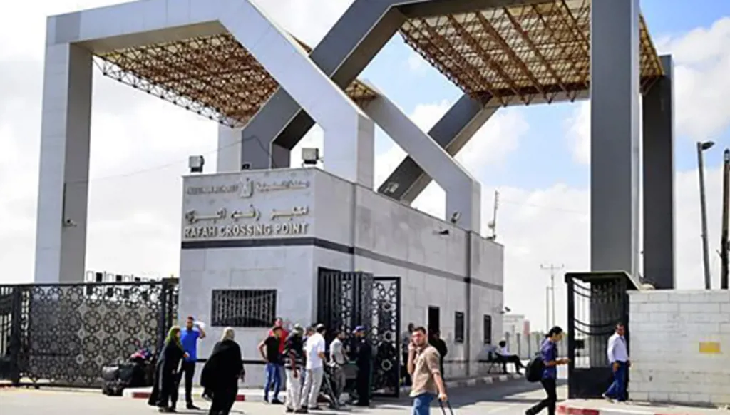 لفحص الداخلين والخارجين من معبر رفح... إسرائيل تعتزم إقامة نقطة تفتيش عسكرية في غزة