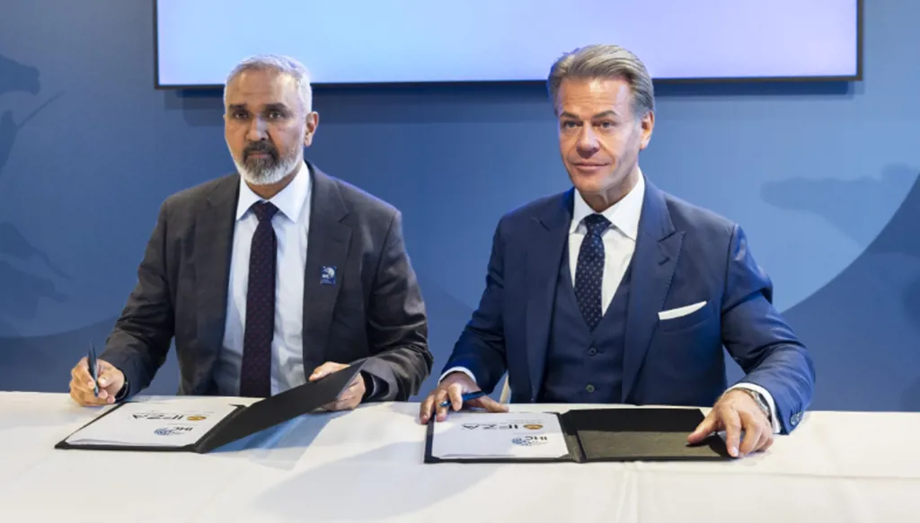 "إيفزا" و الشركة العالمية القابضة تبرمان شراكة استراتيجية خلال منتدى دافوس