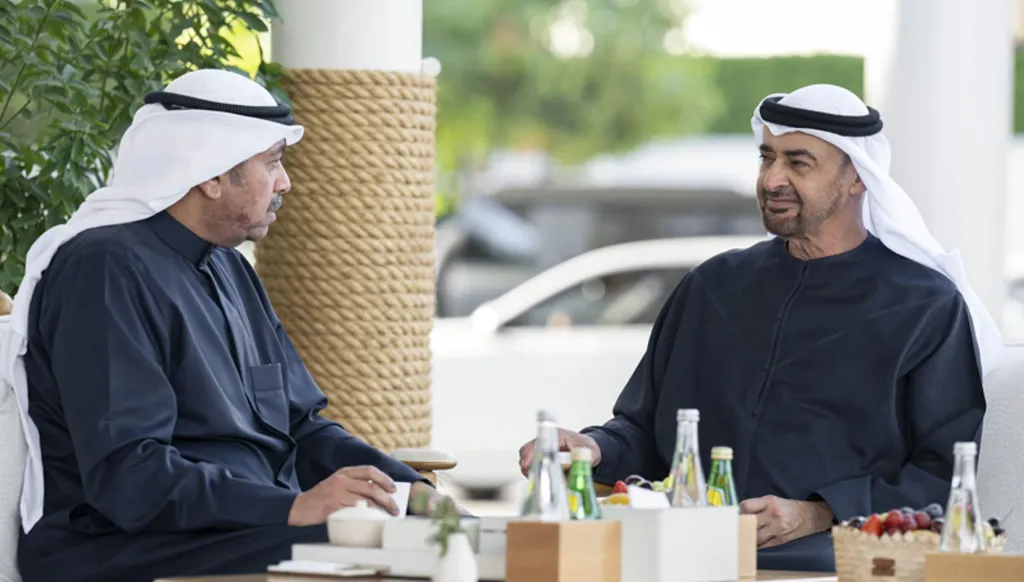 بن زايد يستقبل وزير الدفاع الكويتي ويبحثان تعزيز العلاقات والتعاون المشترك