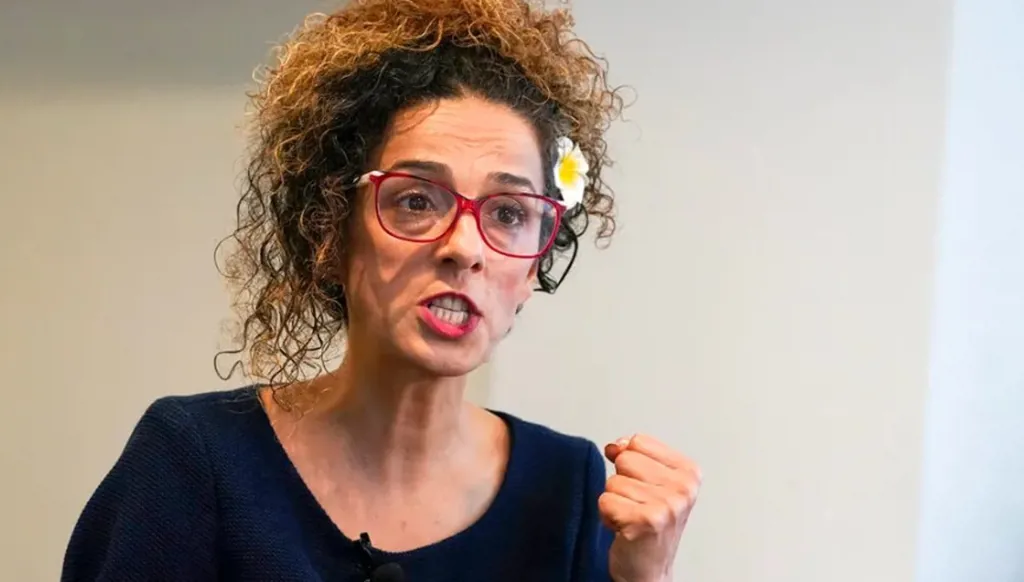 السجن 15 عاماً لرجل  أدين بالتآمر لاغتيال معارضة إيرانية