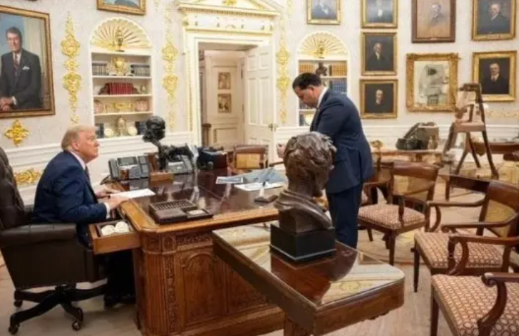 مارك سافايا في البيت الابيض