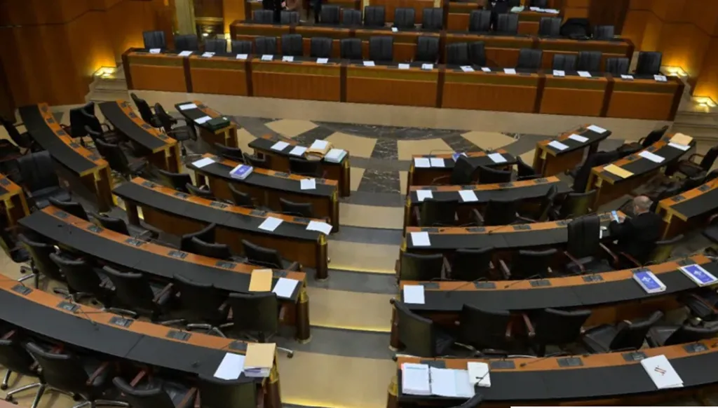 هل رفع مجلس النواب اللبناني سن التقاعد؟