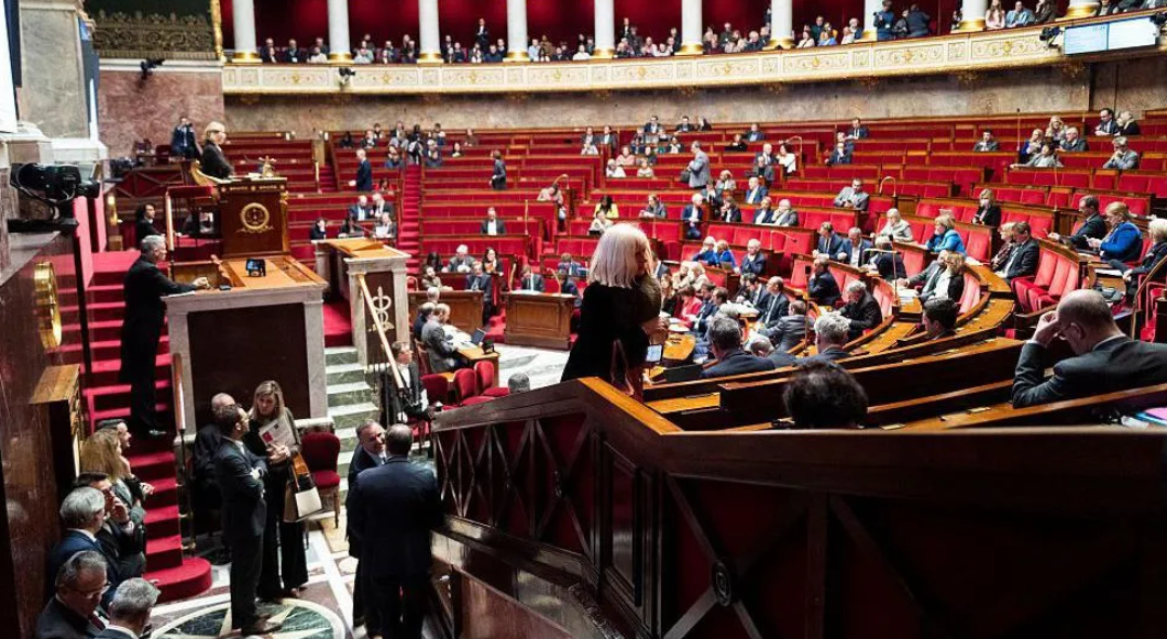 النائبة عن حزب الخصر مقدمة المشروع