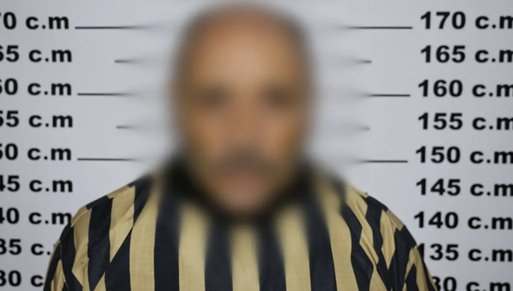 على خلفية خلاف عائلي في ريف حمص… قتل زوجته وابنه وثلاثة آخرين