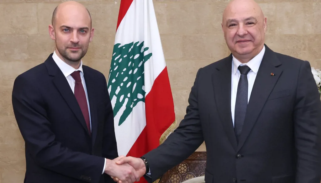 عون يثمّن دعم فرنسا وينتظر خطوات إسرائيلية إيجابية… وبارو يؤكد مؤتمر دعم الجيش