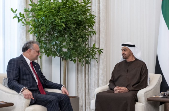 رئيس الإمارات ومسعد بولس (وام).