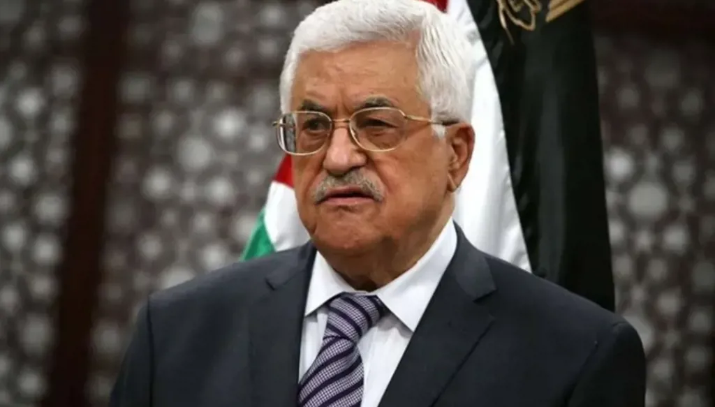 محمود عباس يعلن نشر المسودة الأولى للدستور الموقت ويفتح باب الملاحظات 60 يوماً