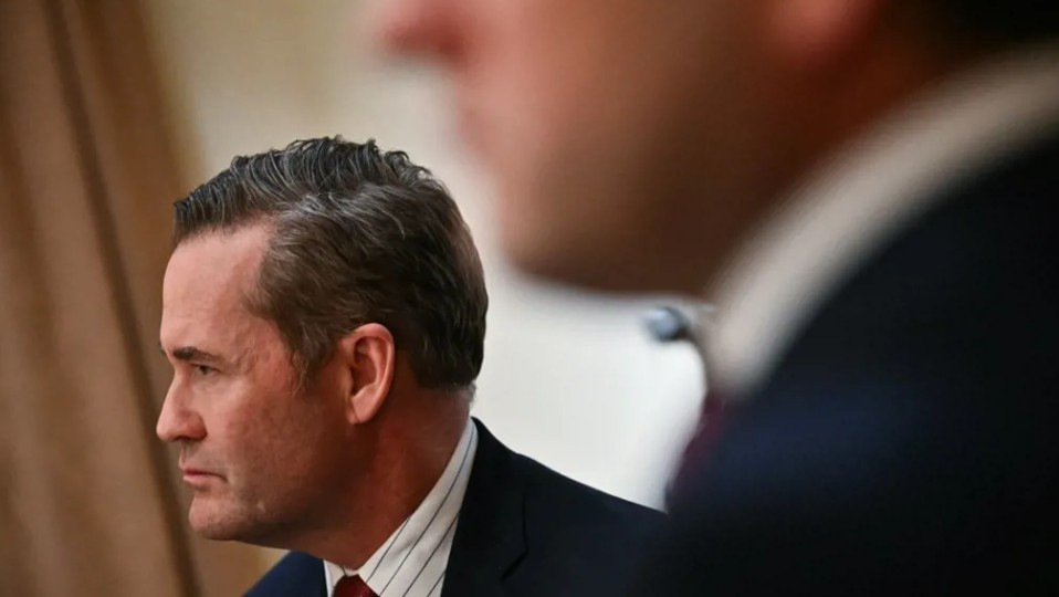 مايك والتز (أ ف ب)