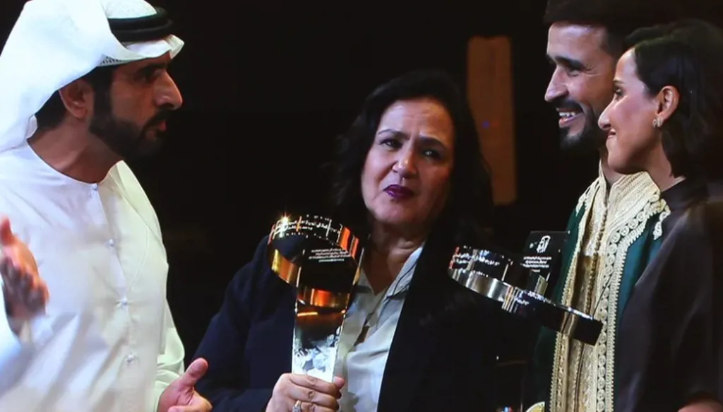 بالفيديو- المغربية فوزية محمودي تتوج بلقب "صنّاع الأمل" في دبي