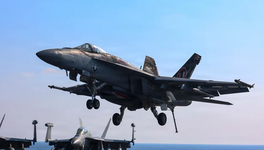 "سوبر هورنت" تصل إلى بحر العرب… سنتكوم: تقلع خلال أقل من 3 ثوان