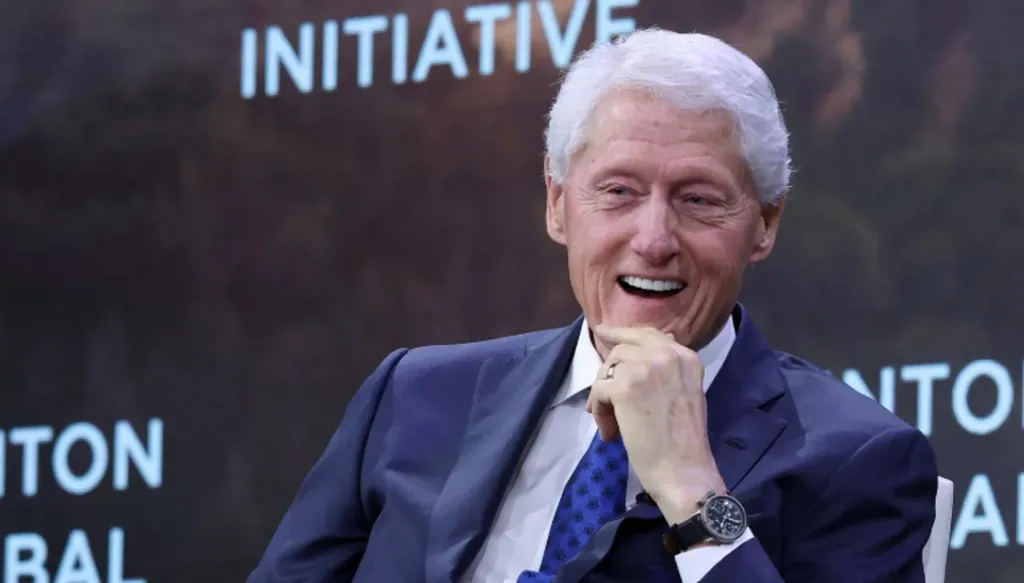 بيل كلينتون يعود إلى الأضواء من بوابة فضائح "إبستين"