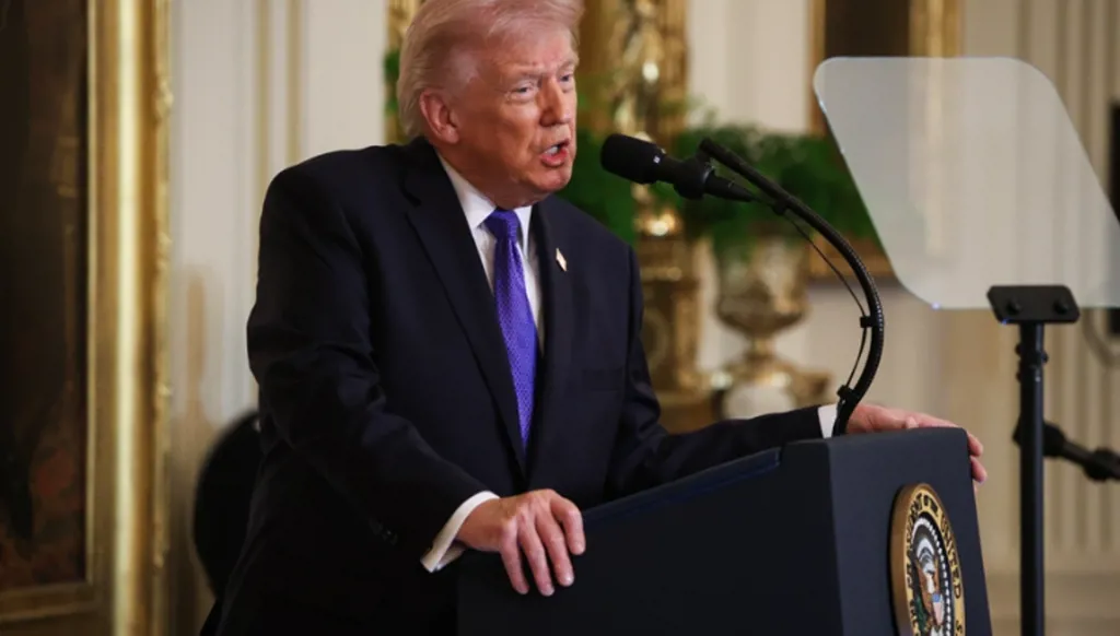 ترامب لـ"بوليتيكو":إيران تعاني نقصا حادا في الأسلحة ومنفتح على الحوار مع النظام