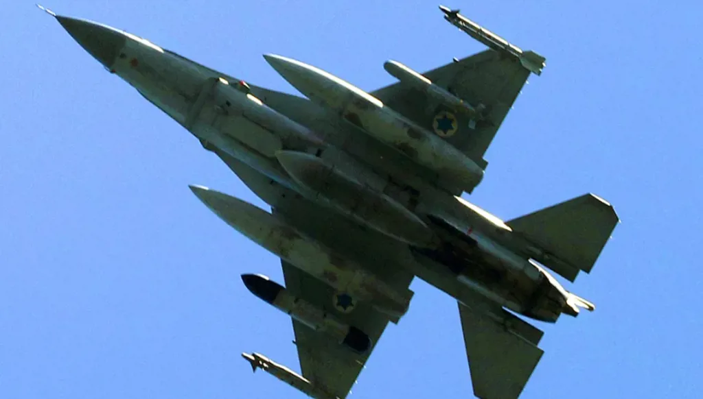 هيئة البث الإسرائيلية: إسرائيل تدرس خيار استهداف المدنيين للضغط على لبنان