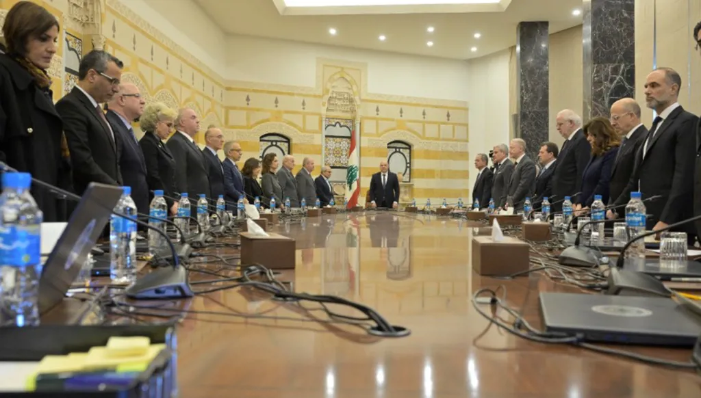 واشنطن تضغط لتنفيذ مقرّرات الحكومة وحظر "حزب الله" سياسيّاً أيضاً