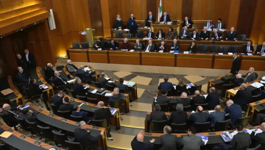 تكتل "لبنان القوي" يقترح تمديدا تقنيا للمجلس النيابي 4 أشهر بدل سنتين