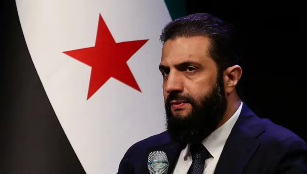 "رويترز": تركيا طلبت من بريطانيا المساعدة في حماية الشرع… وأنقرة تنفي