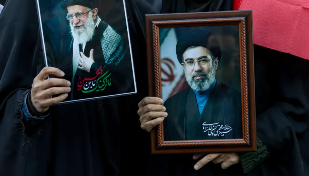 العراق وعُمان يبعثان رسائل تهنئة إلى المرشد الإيراني الجديد