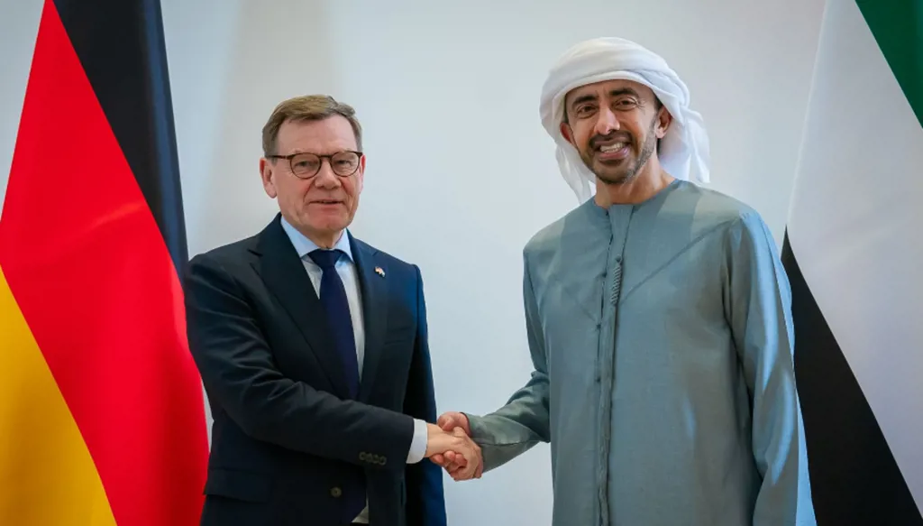 عبد الله بن زايد يبحث مع وزير خارجية ألمانيا تداعيات الاعتداءات الصاروخية الإيرانية