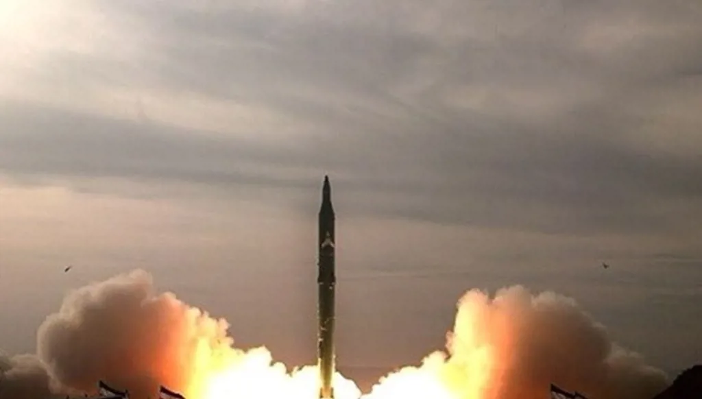 إيران تطلق "سجيل" للمرة الأولى منذ بدء الحرب