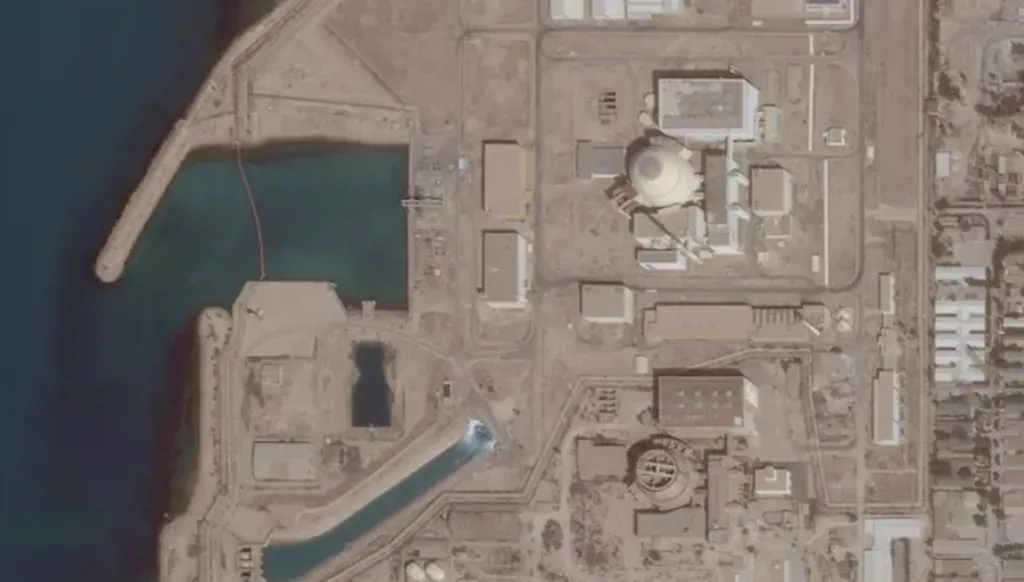 استهداف محيط محطة بوشهر النووية ومنطقة ماهشهر للبتروكيميات بالأهواز