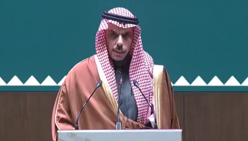 الاجتماع التشاوري في الرياض يُدين الاعتداءات الإيرانية… والسعودية تُحذّر: إذا اقتضت الضرورة سنتخذ القرار اللازم