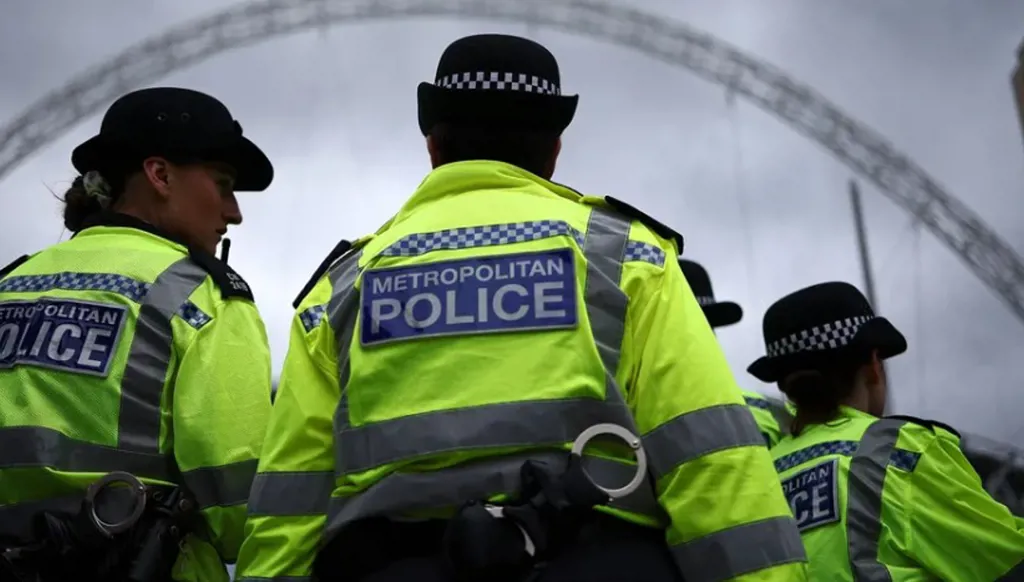 شرطة لندن: إضرام النيران في سيارات إسعاف تابعة لمنظمة يهودية