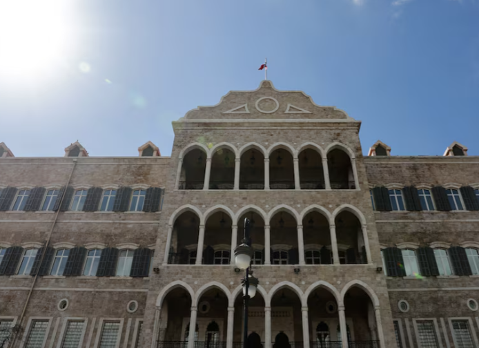 السراي الحكومي (رويترز).