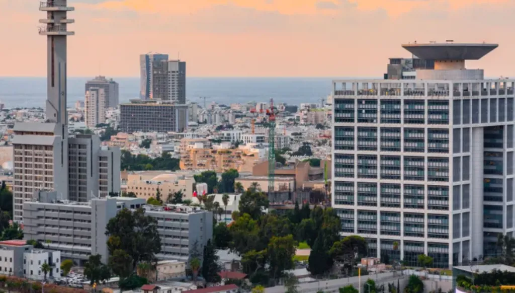 صواريخ إيران تصل الى محيط الكرياه...ماذا نعرف عنه؟