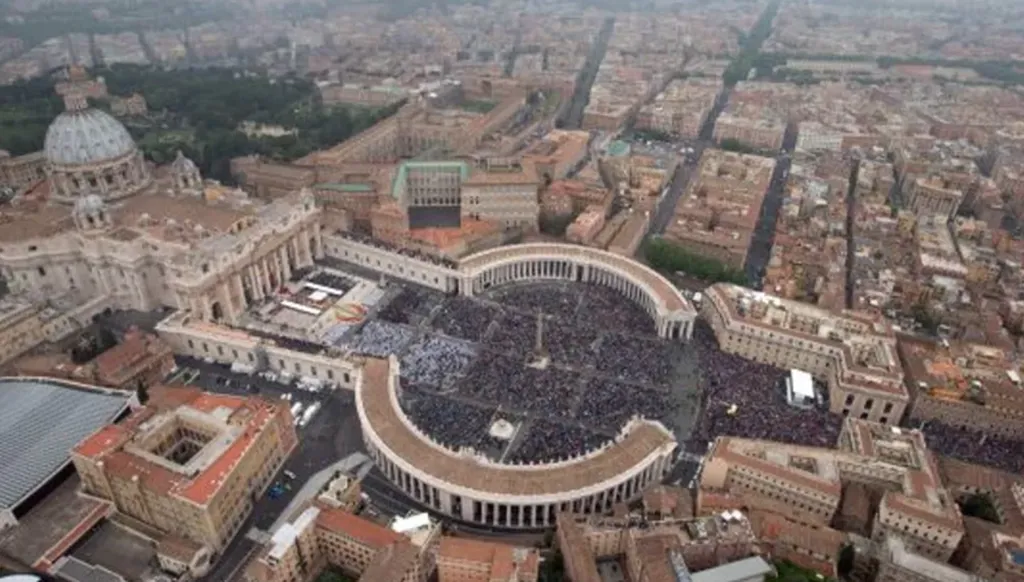 الفاتيكان والحروب: صراع الرؤى