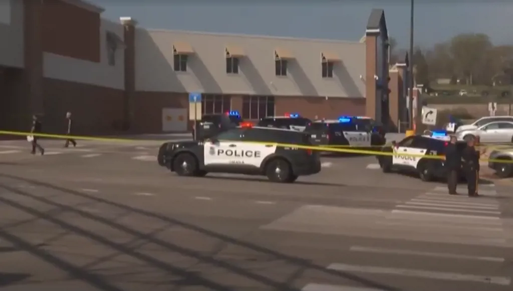 حاولت خطف طفل بعد طعنه في وجهه... الشرطة الأميركية تقتل امرأة "مسلّحة" داخل متجر!