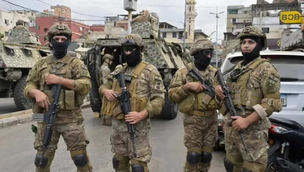 الجيش اللبناني: توقيف 3 أشخاص لتورطهم في إشكال و3 آخرين لاتجارهم بالأسلحة