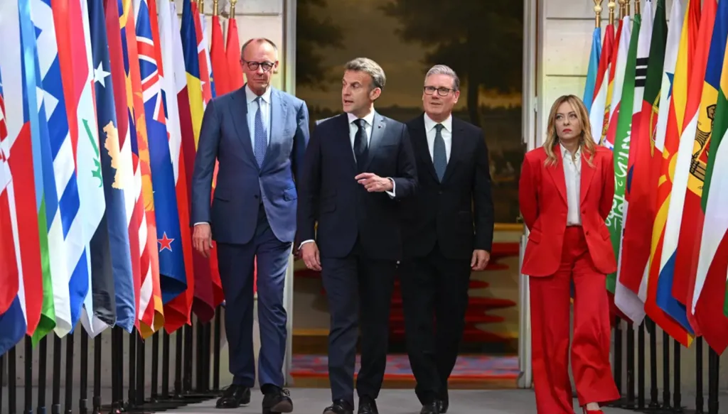 قمة باريس لحماية هرمز: تحرك دولي لإعادة فتح المضيق ومهمة عسكرية قيد البحث