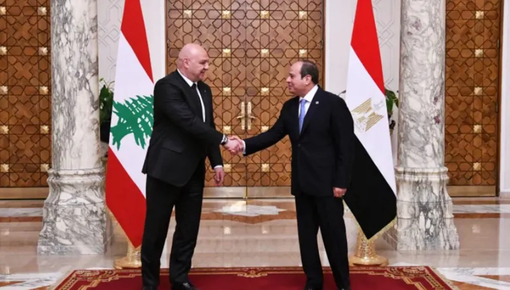 عبد الفتاح السيسي يجدّد وقوف بلاده إلى جانب الشعب اللبناني