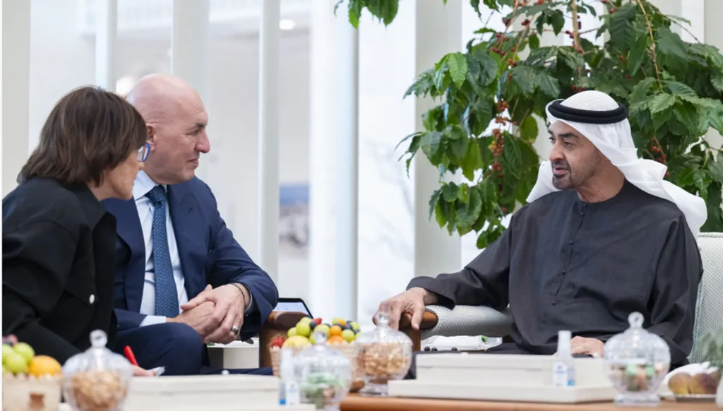 محمد بن زايد يستقبل وزير الدفاع الإيطالي… وبحث التعاون الأمني وتطورات المنطقة