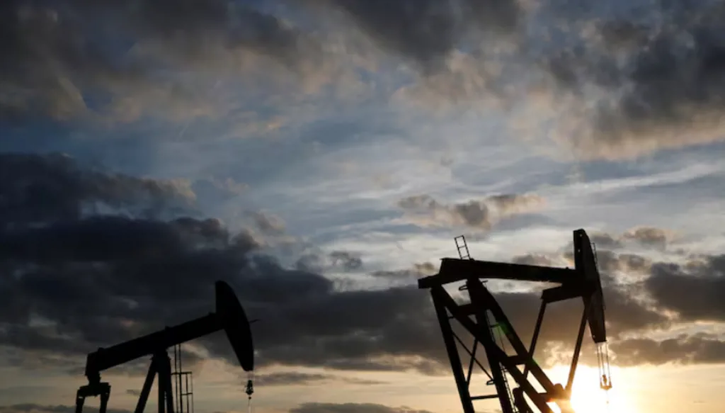 روسيا تواصل إمدادات النفط لتخفيف تداعيات حرب إيران