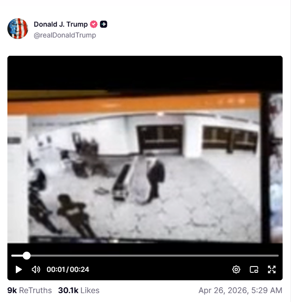 لقطة من الفيديو المنشور في حساب ترامب في تروث سوشال في 26 نيسان 2026