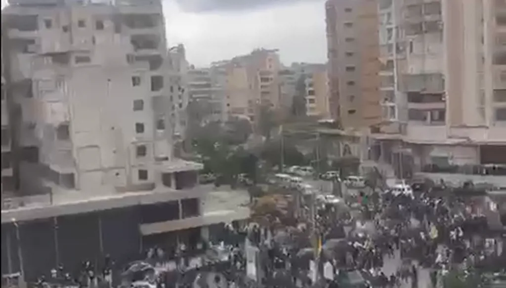 توتر في الضاحية الجنوبية لبيروت... منع الجيش من توقيف مطلوبين وإطلاق نار يسفر عن إصابات (فيديو)