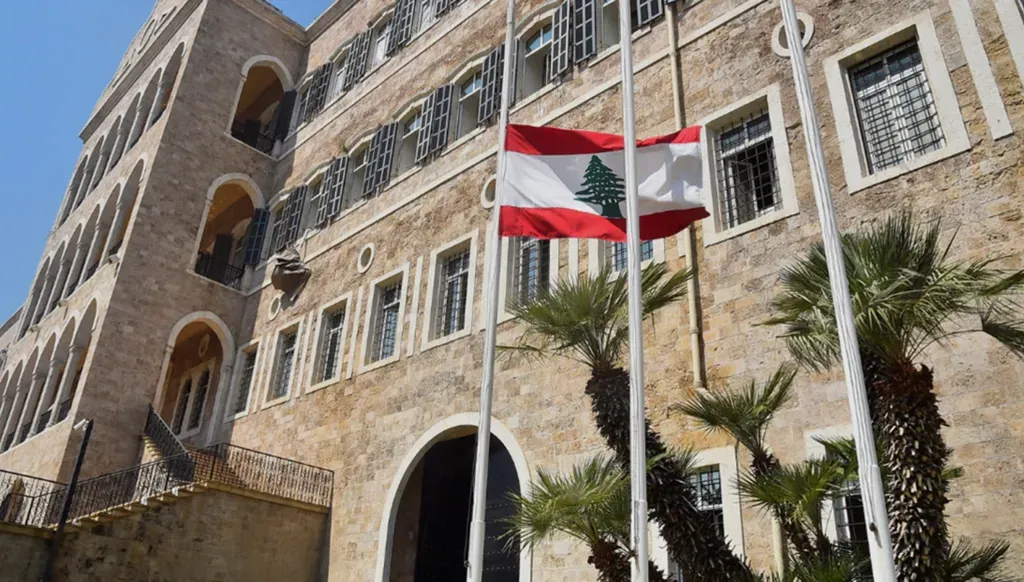 خارجية لبنان تدين استهداف منشآت في الإمارات: اعتداء سافر على دولة عُرفت بنهجها السلمي