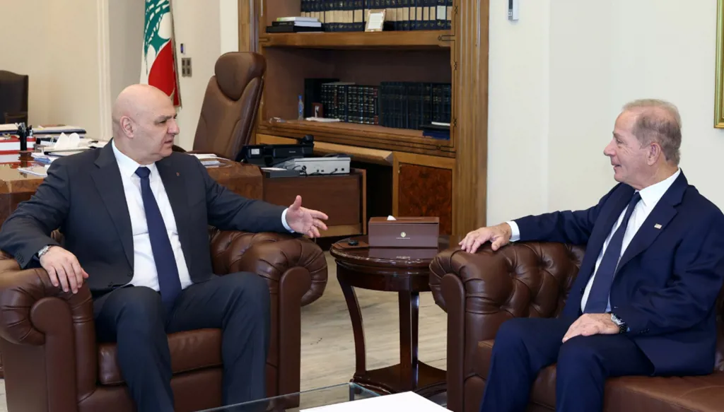 جوزف عون للسفير الأميركي: للضغط على إسرائيل لوقف إطلاق النار